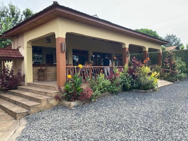 Ahadi Lodge Аруша Екстер'єр фото
