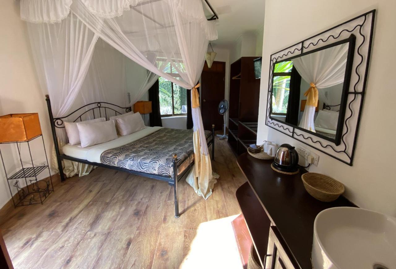 Ahadi Lodge Аруша Екстер'єр фото