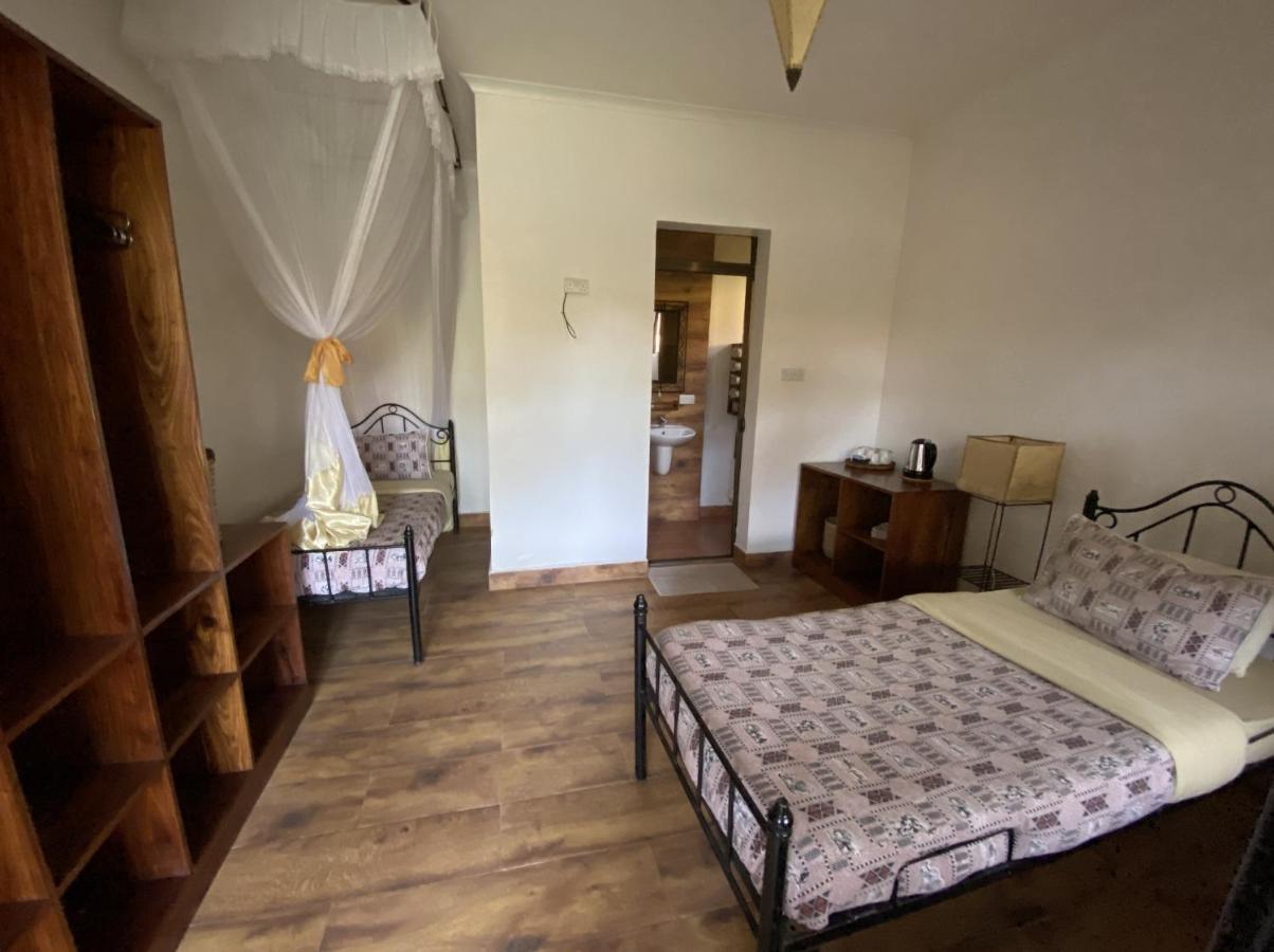Ahadi Lodge Аруша Екстер'єр фото