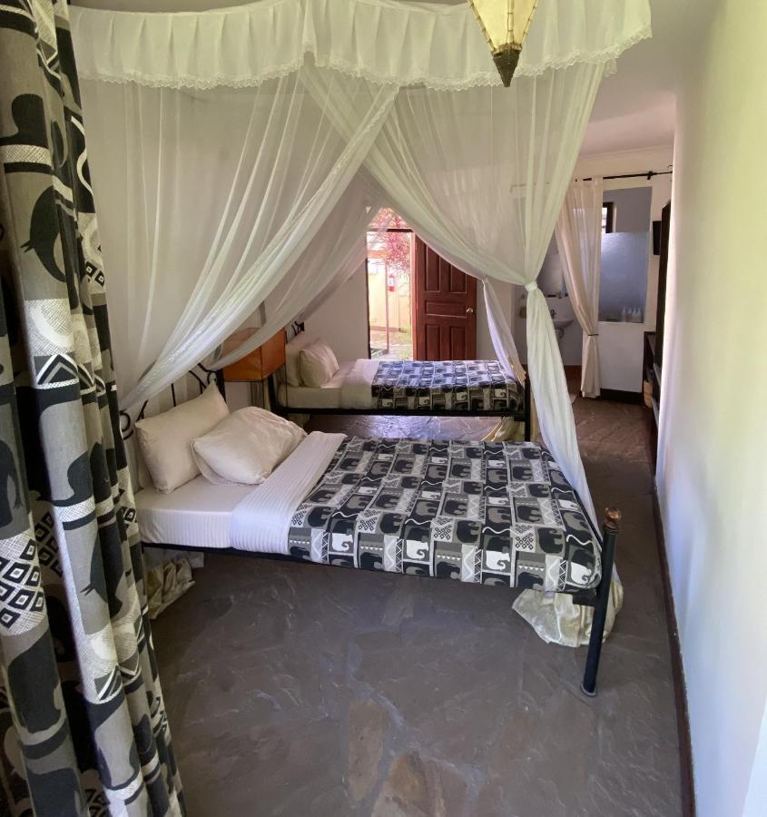 Ahadi Lodge Аруша Екстер'єр фото